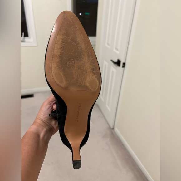 EUC Banana Republic black suede booties - Picture 4 of 4